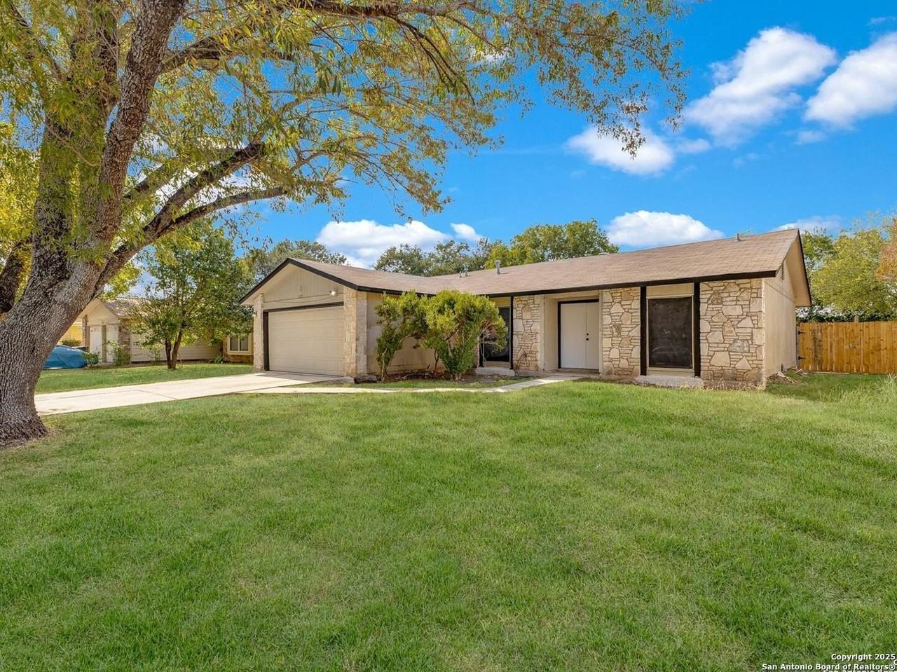 11315 Spring Crest Street - Photo 3 of 20