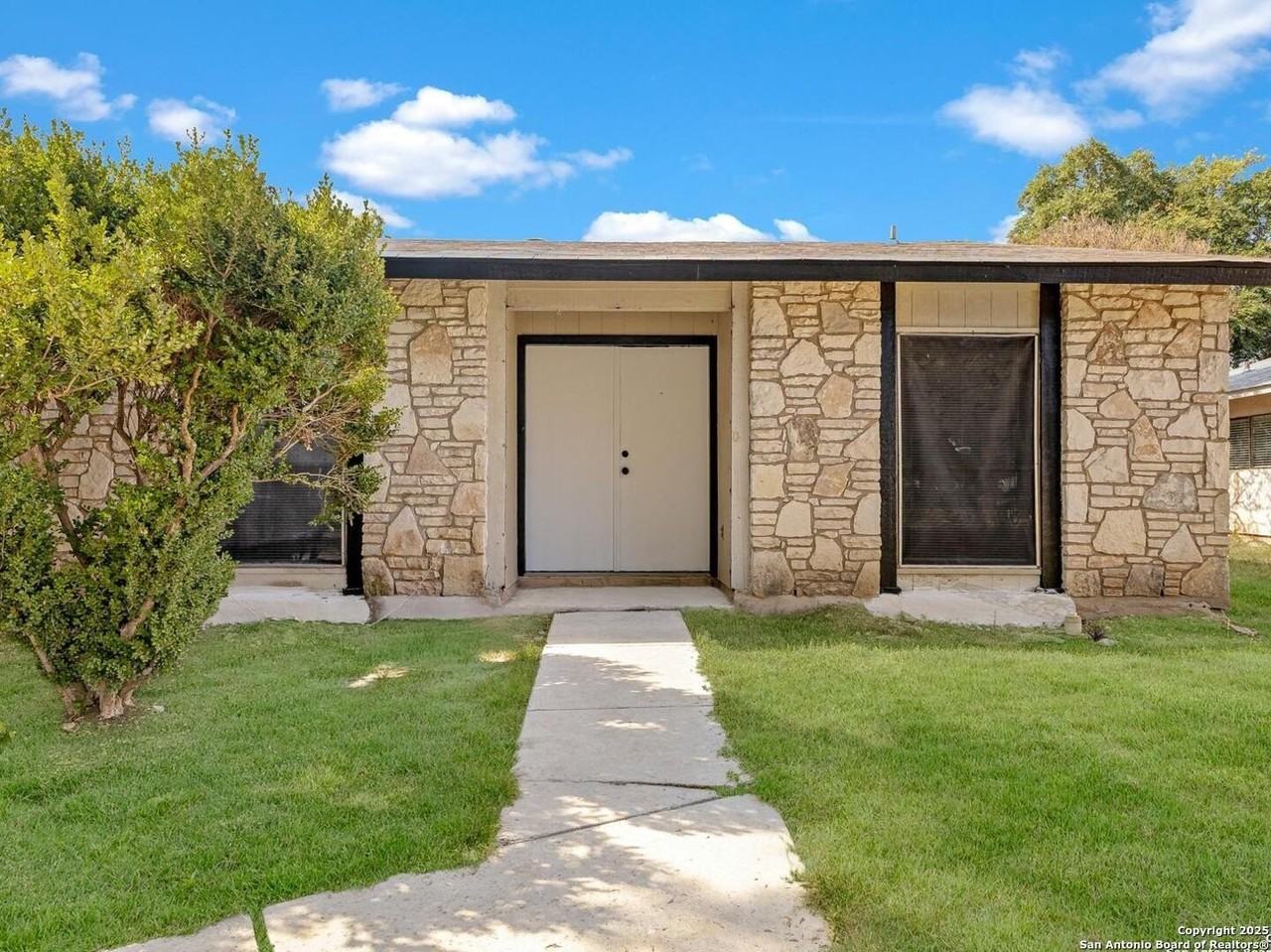 11315 Spring Crest Street - Photo 4 of 20