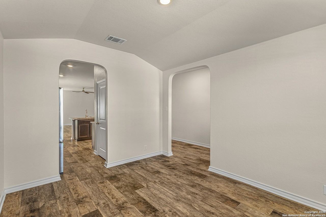 6819 Whisper Grv - Photo 6 of 24