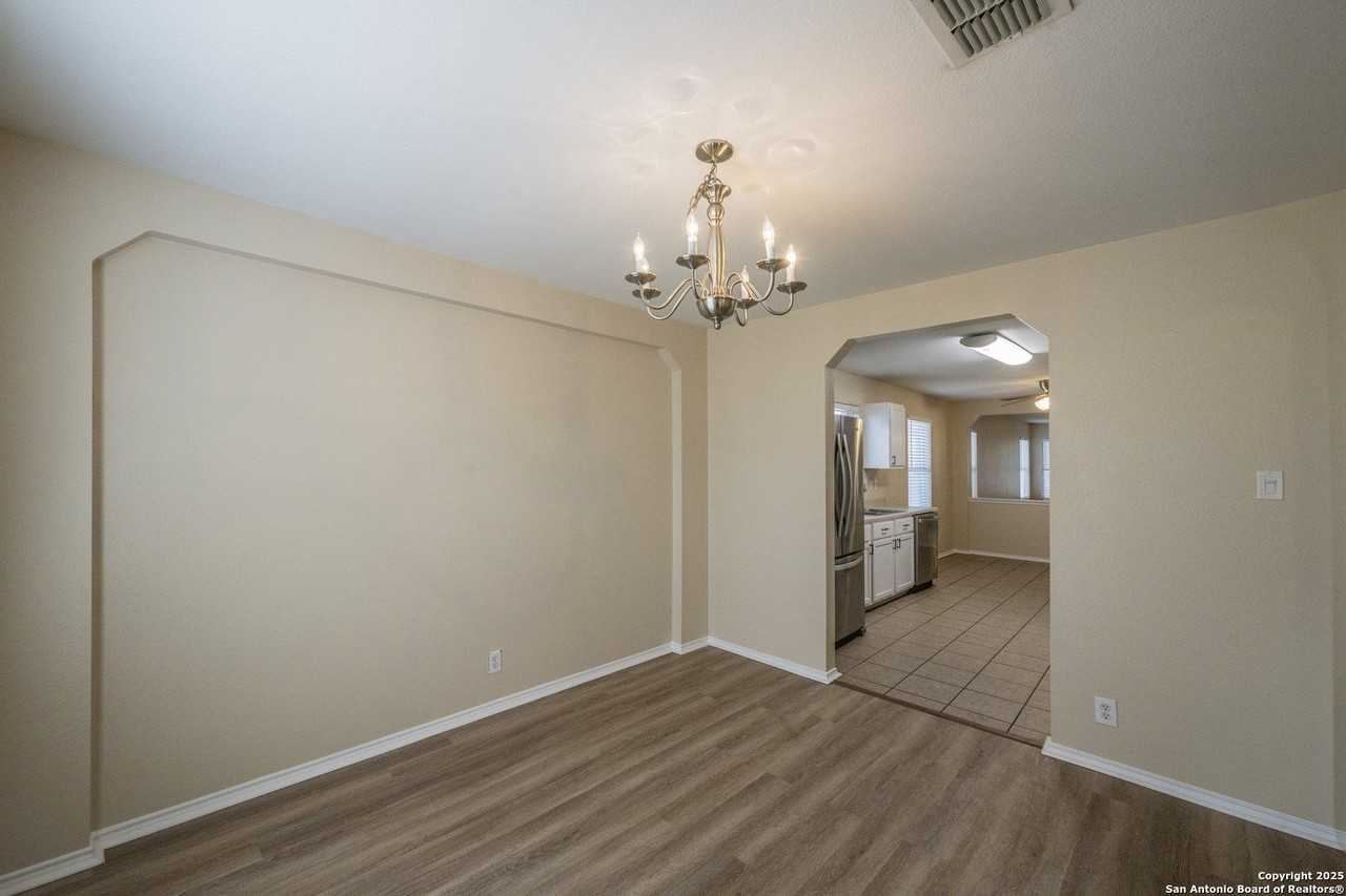 200 Willow Run - Photo 4 of 32