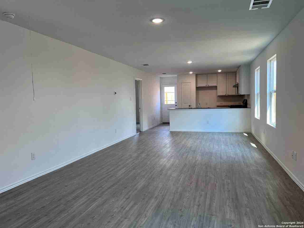 8807 Astral Pl - Photo 4 of 14