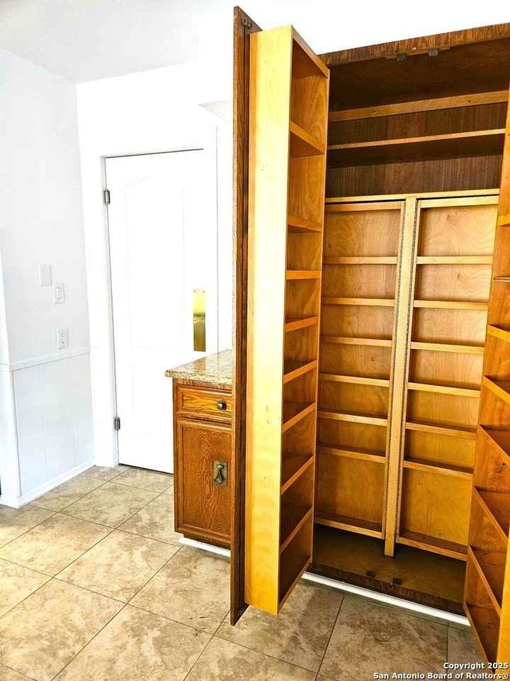 8111 Hunters Frst - Photo 6 of 14