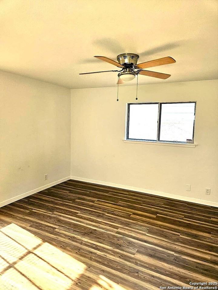 8111 Hunters Frst - Photo 7 of 14