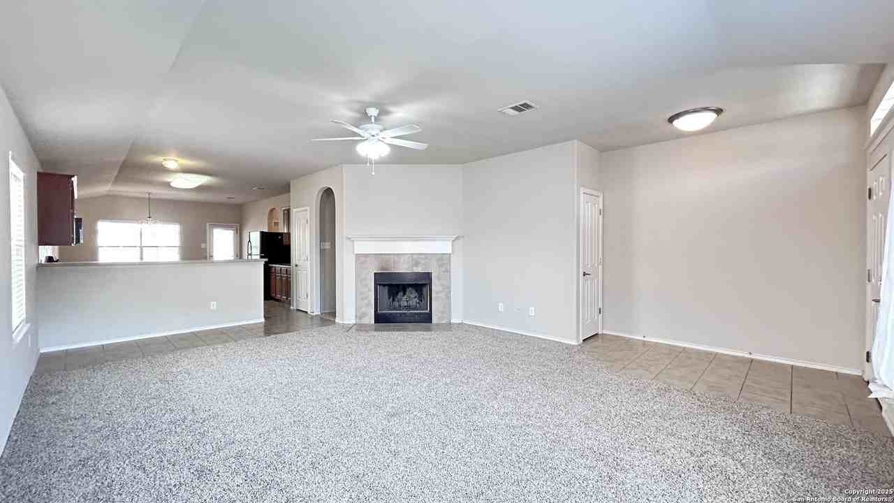 614 Point Springs - Photo 5 of 25