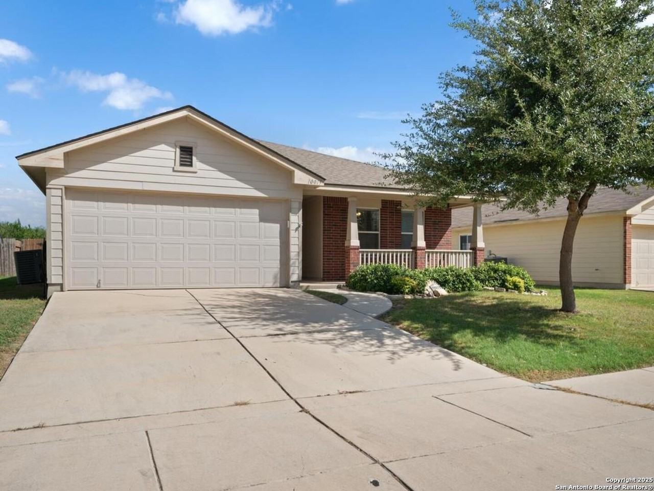 10015 Red Iron Crk - Photo 2 of 32