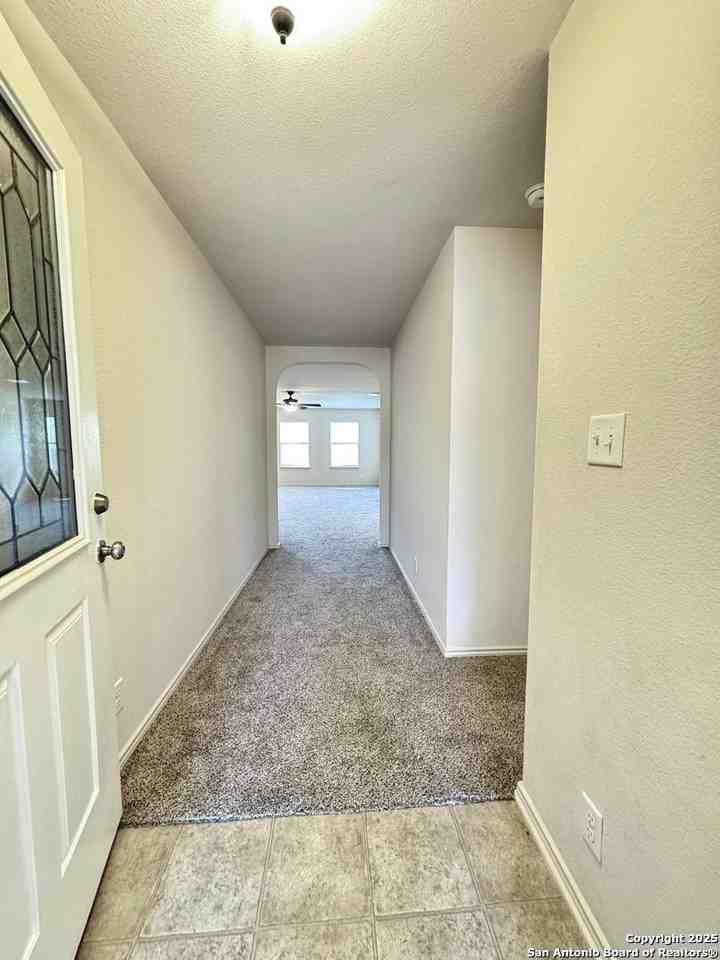 10015 Red Iron Crk - Photo 5 of 32