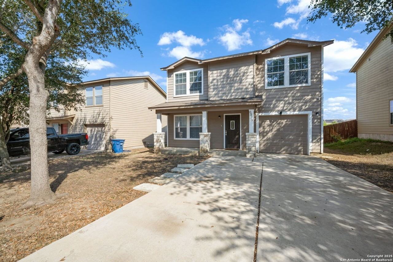 6819 Dulce Mdw - Photo 2 of 33