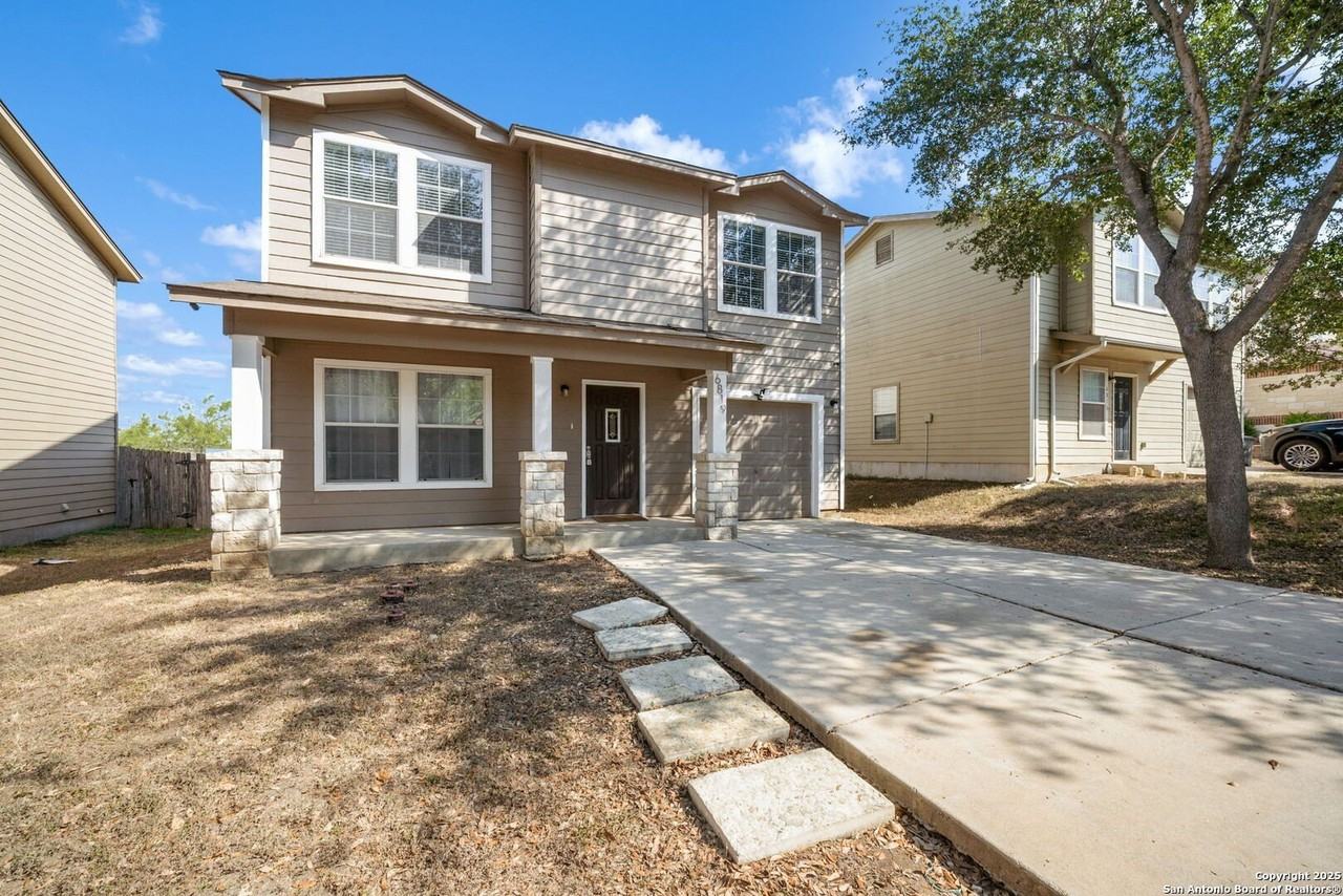 6819 Dulce Mdw - Photo 3 of 33