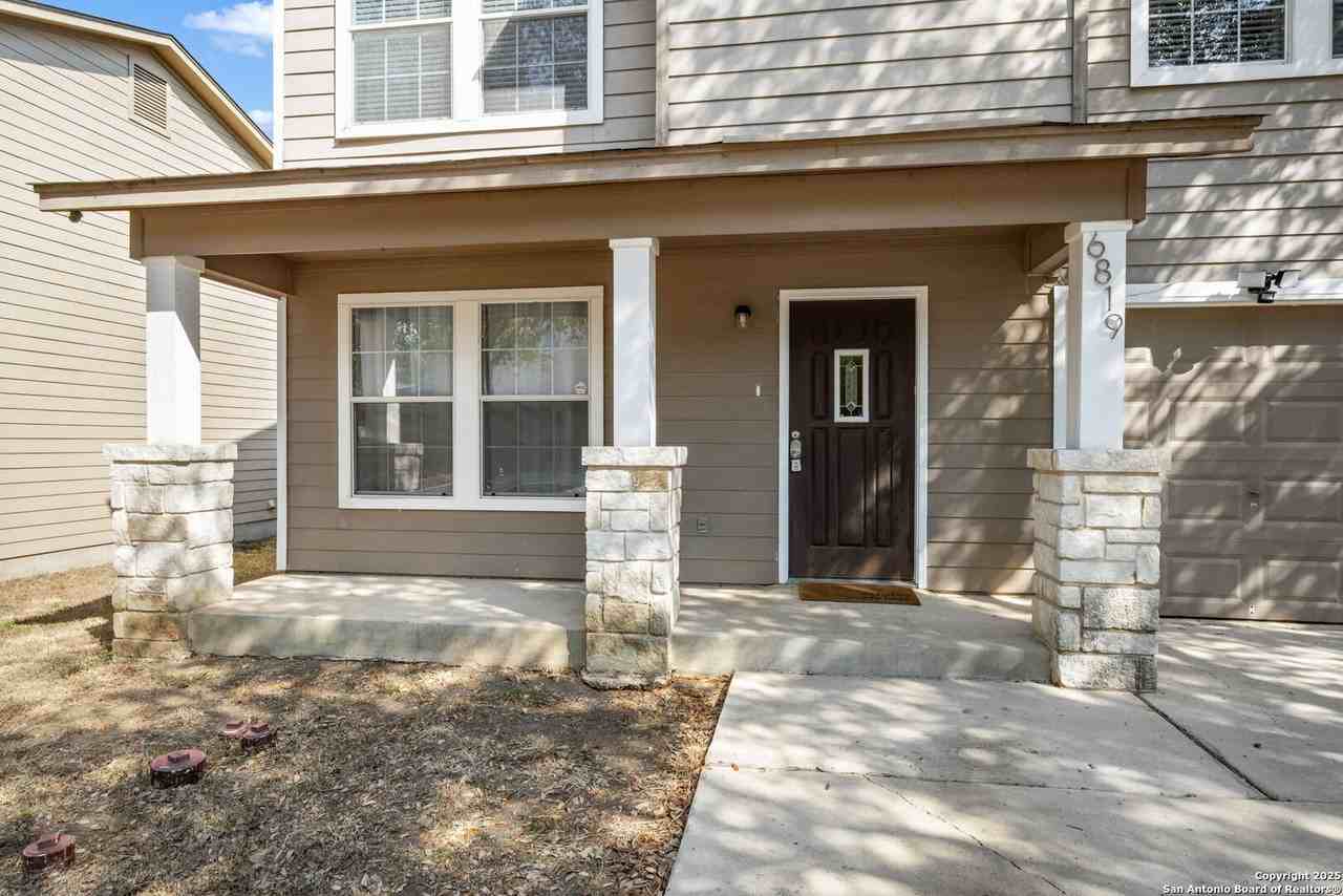 6819 Dulce Mdw - Photo 4 of 33