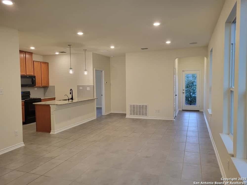 10415 Caddo Pass - Photo 4 of 14