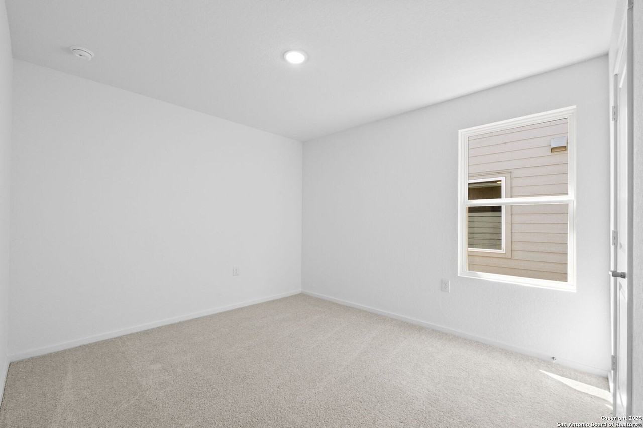 1447 Neria Loop - Photo 7 of 25