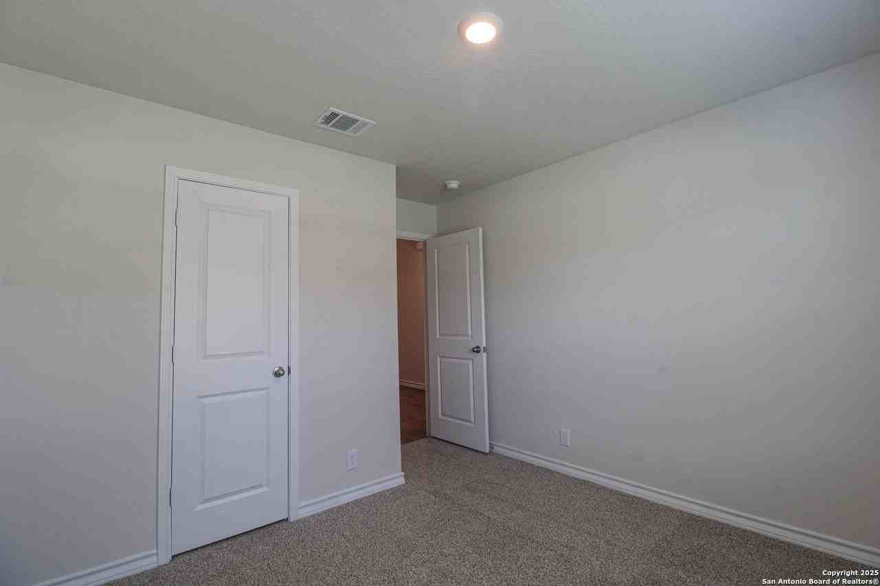 21143 Gravel Keep - Photo 3 of 39