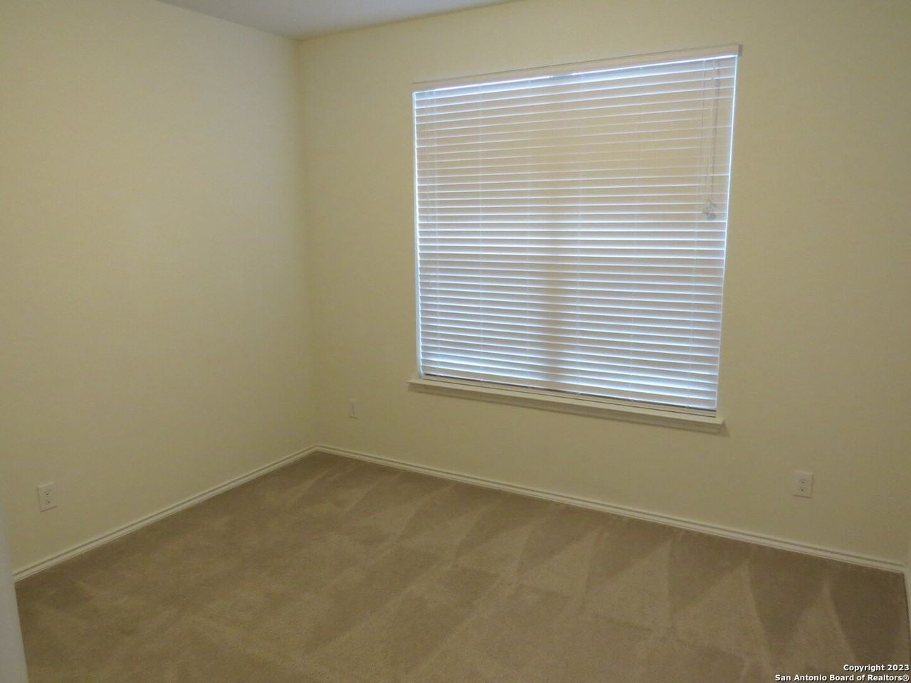 424 Landmark Gate - Photo 4 of 29