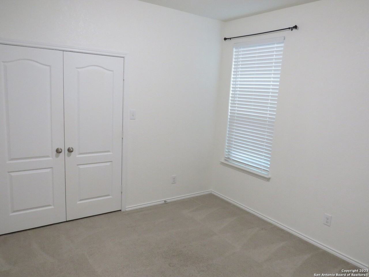 424 Landmark Gate - Photo 7 of 29