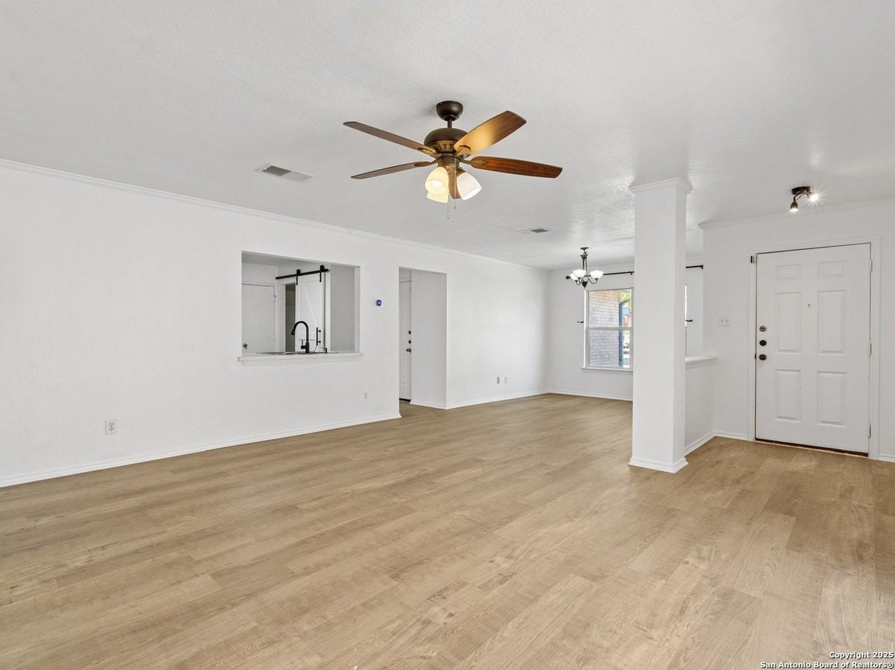 11010 Victors Hill - Photo 7 of 40