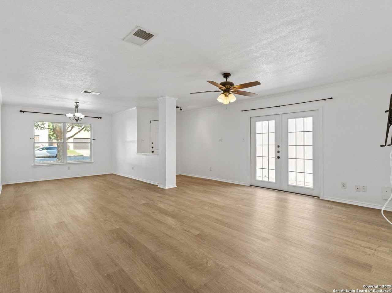 11010 Victors Hl - Photo 7 of 39