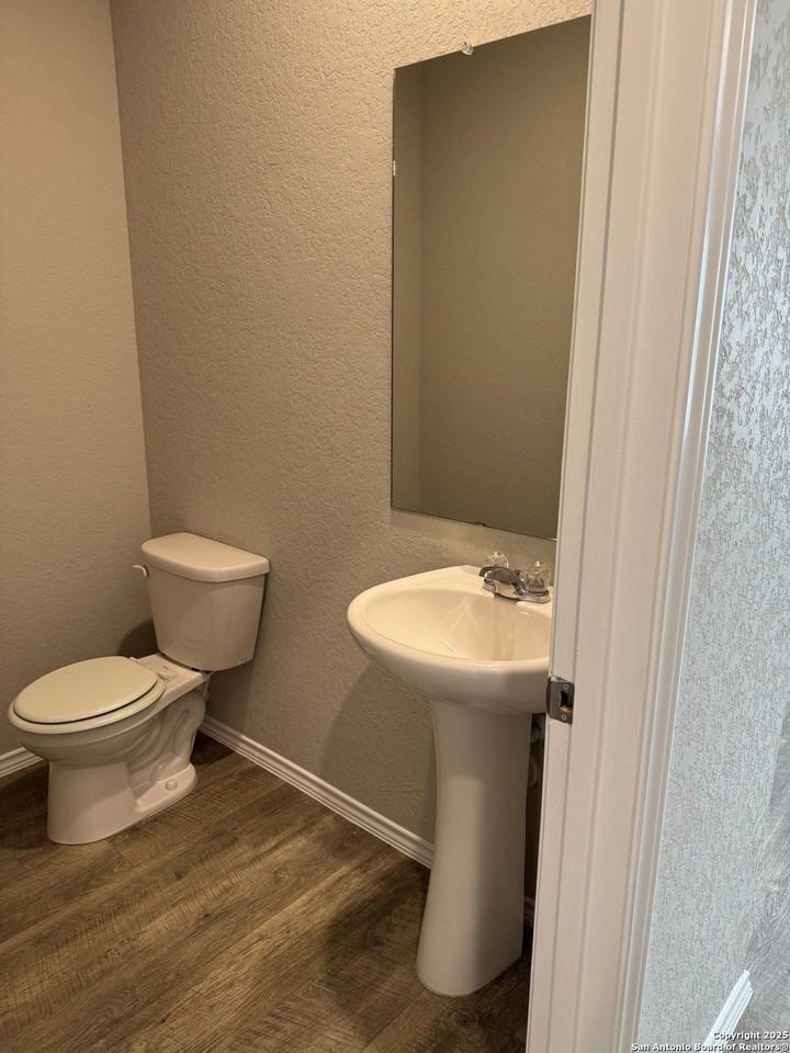 7507 Capstone Rdg - Photo 5 of 26