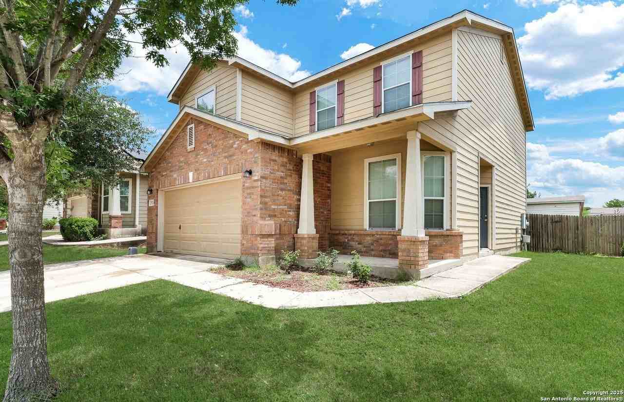 2702 Harvest Crk - Photo 2 of 23