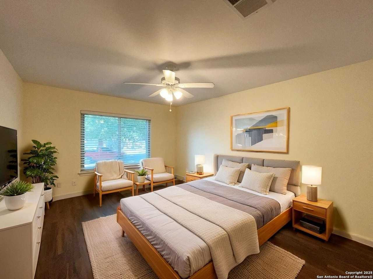 6734 Honey Ridge Lane - Photo 5 of 43