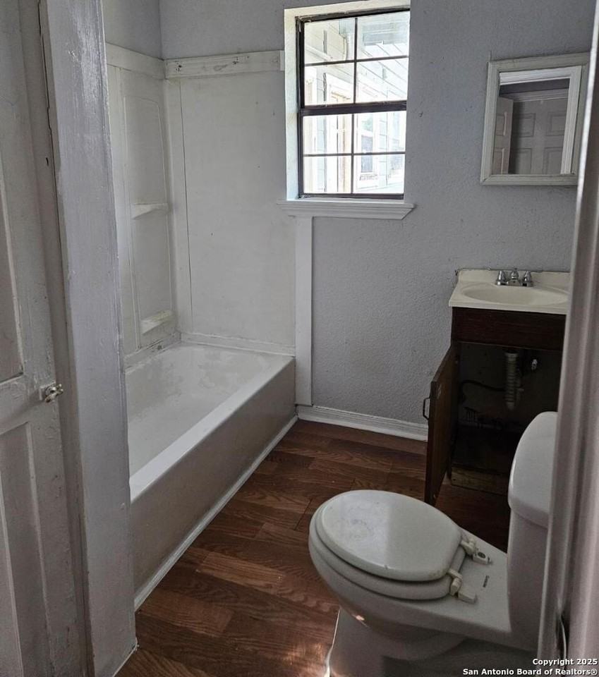 541 Hammond Ave #7 - Photo 3 of 4