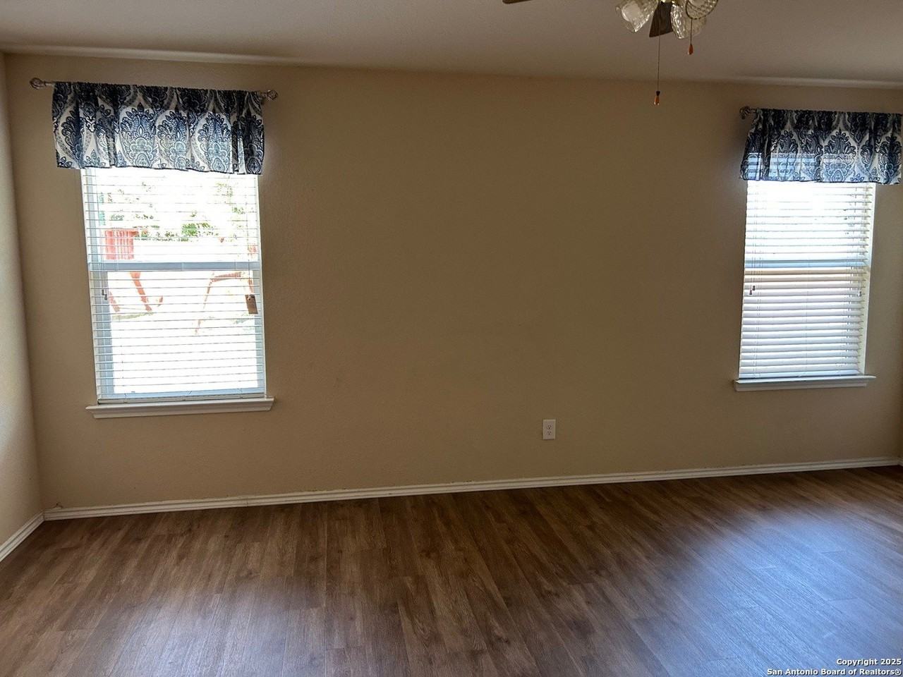 1703 Emerald Edge - Photo 7 of 20