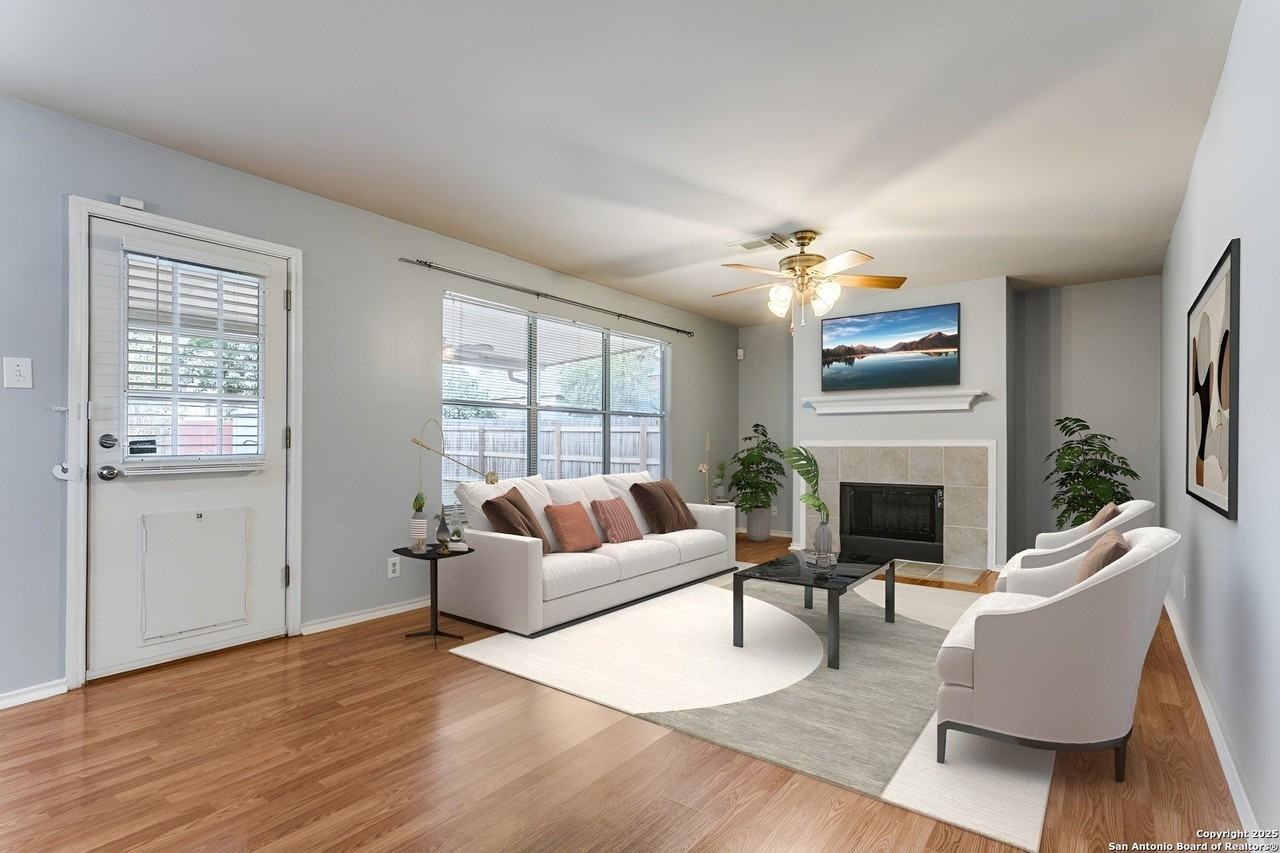 1109 Lauran Park Dr - Photo 4 of 31