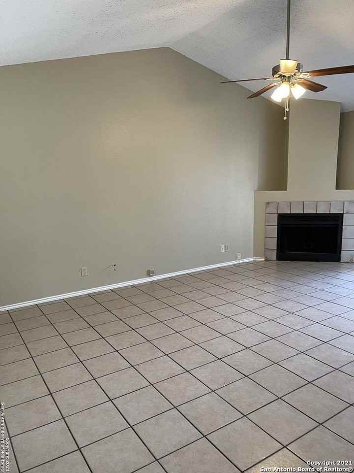 9735 Hidden Fls - Photo 4 of 13