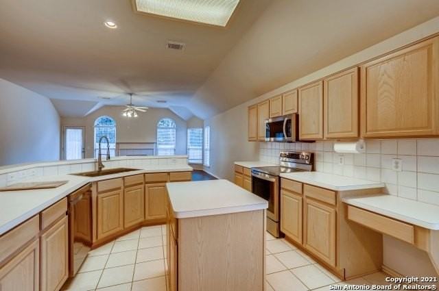 6555 Jade Meadow - Photo 7 of 25