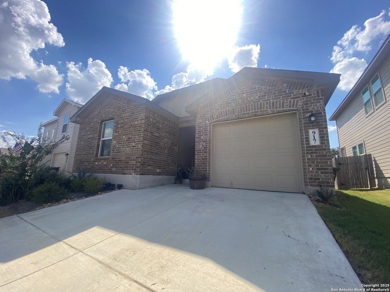 917 Cozumel Emerald - Photo 3 of 50