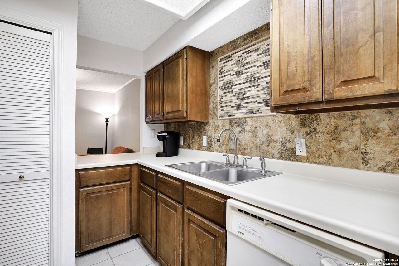 7738 Chambers Rd Apt 611 #611 - Photo 7 of 15