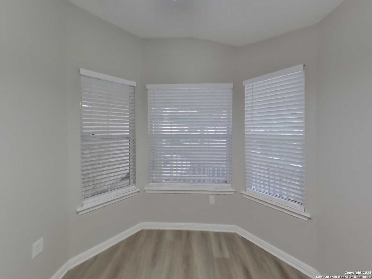 6614 Cougar Circle - Photo 4 of 17