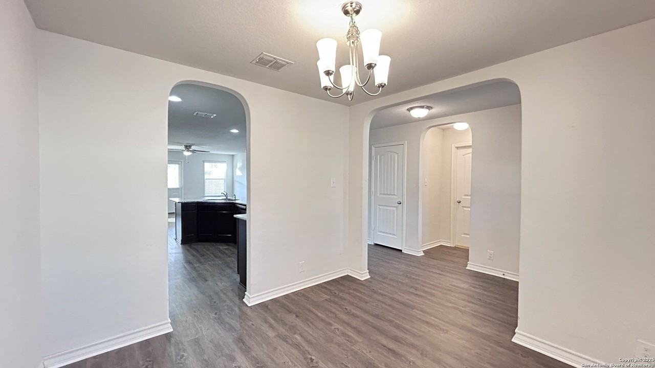 423 Fly Catcher - Photo 2 of 33