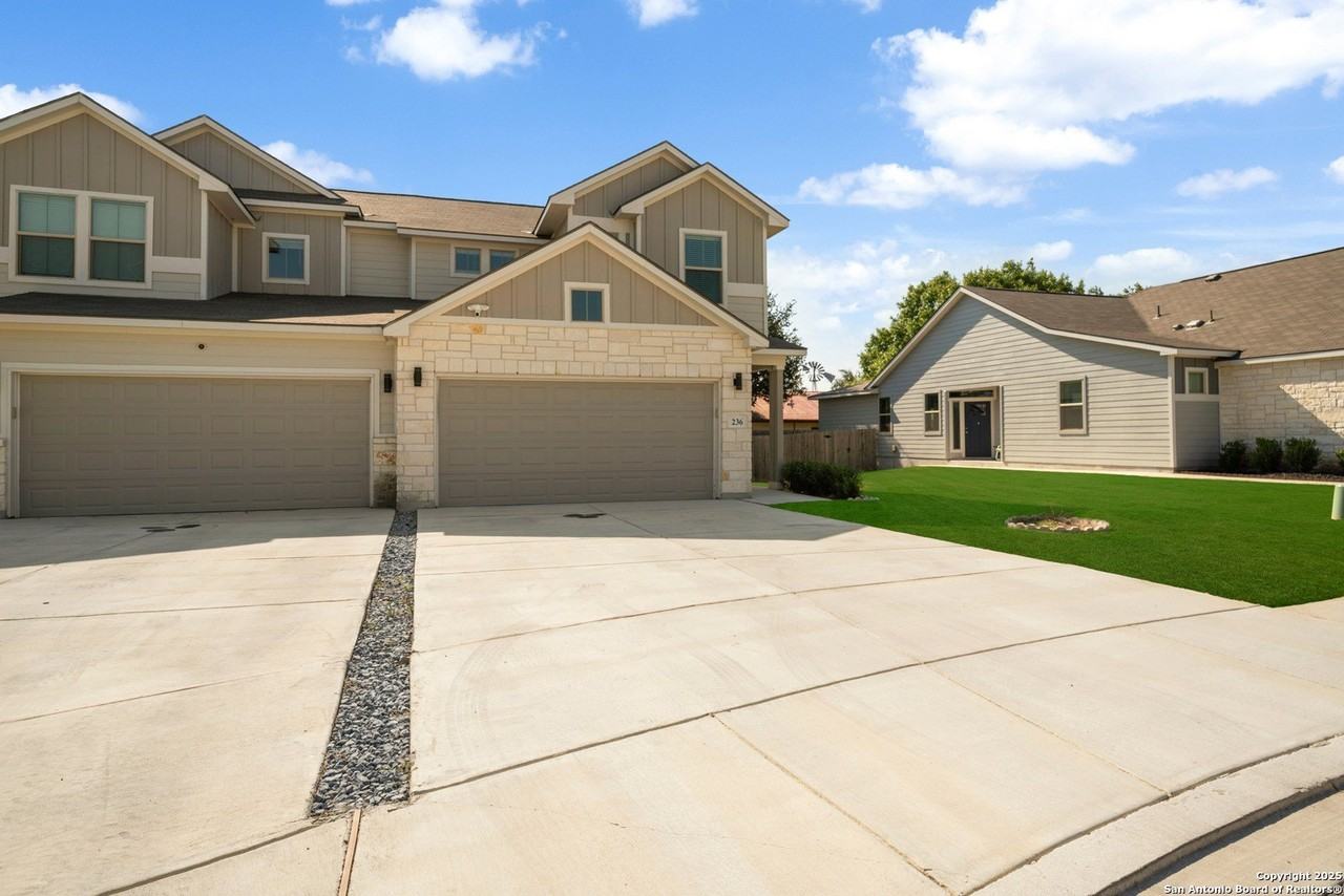 236 Joseph Circle - Photo 2 of 24