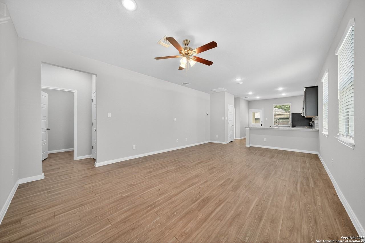 236 Joseph Circle - Photo 7 of 24