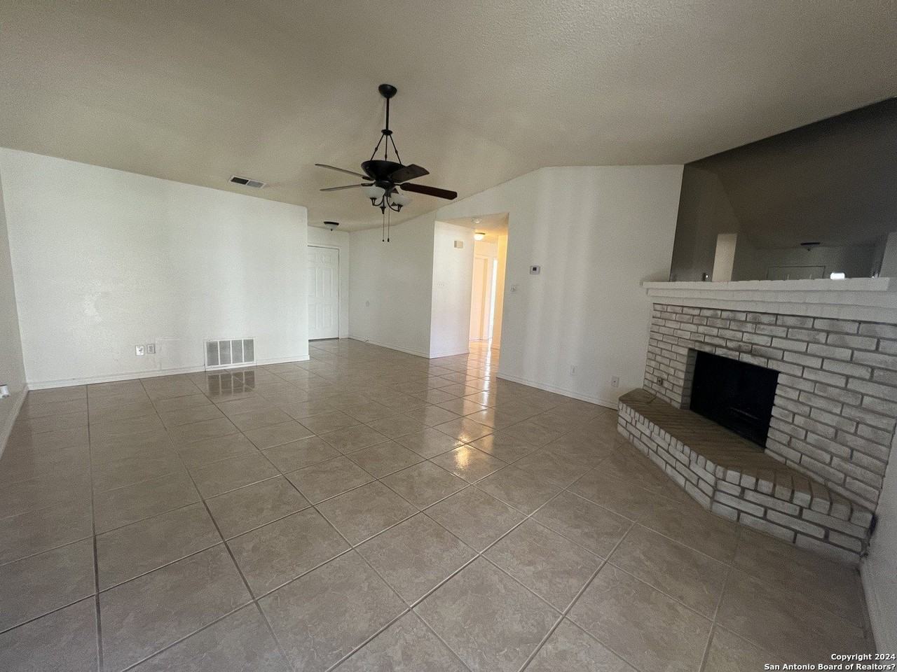 14434 Bluewood Dr - Photo 5 of 23