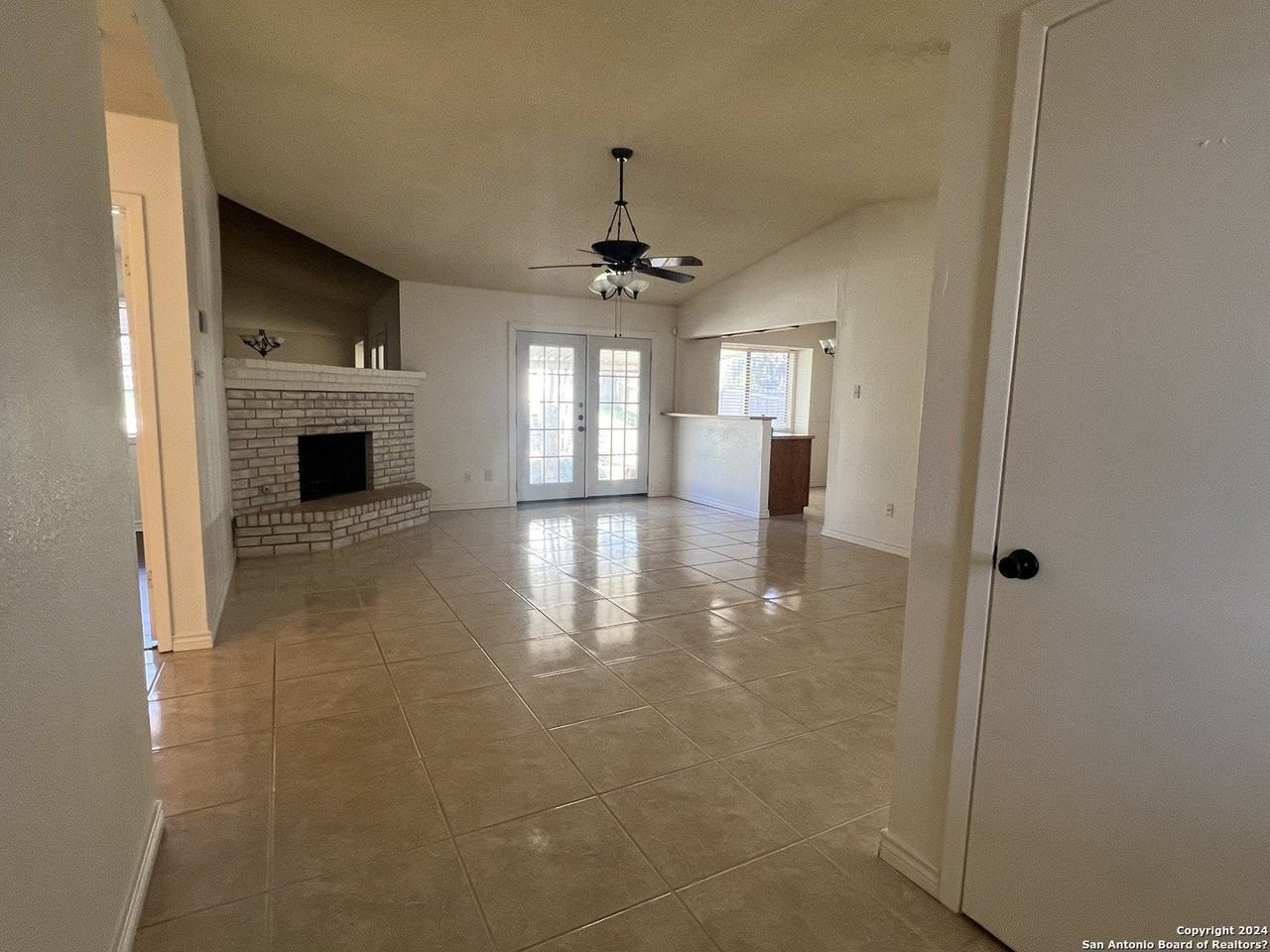 14434 Bluewood Dr - Photo 7 of 23