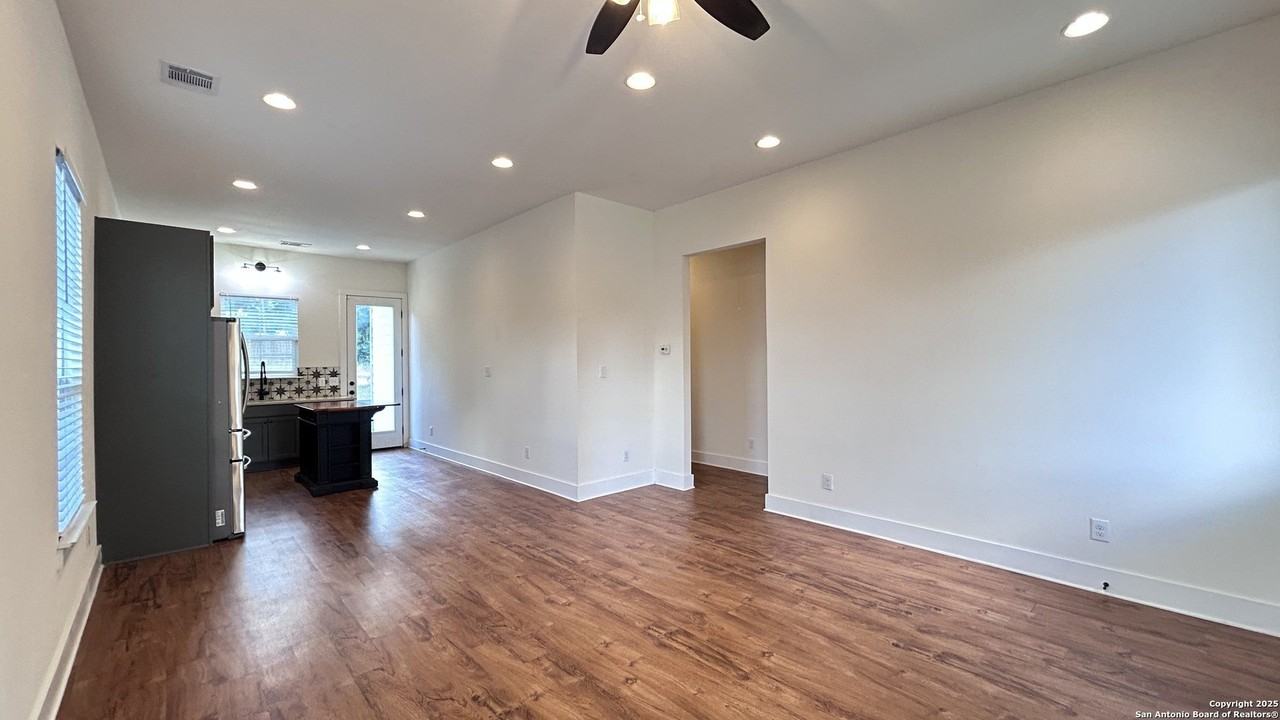 118 Stella - Photo 3 of 23