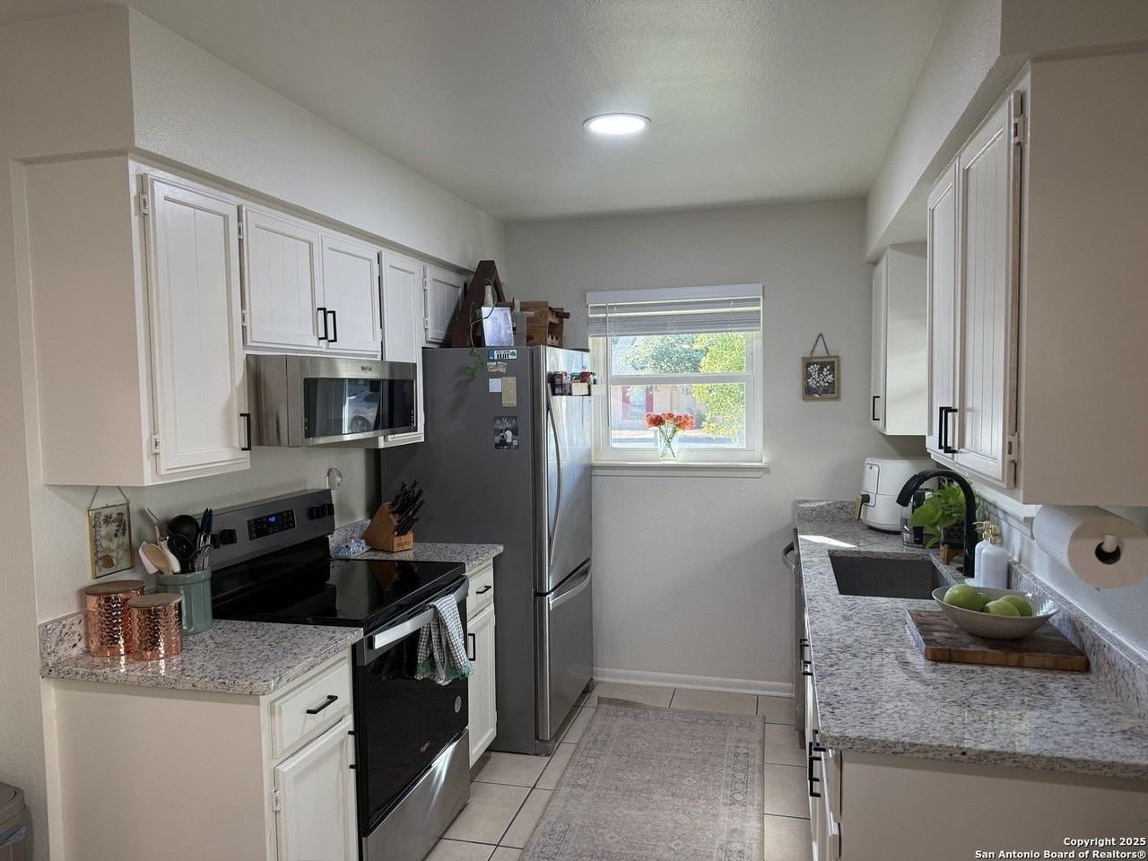 135 Oak Grove Dr - Photo 2 of 9