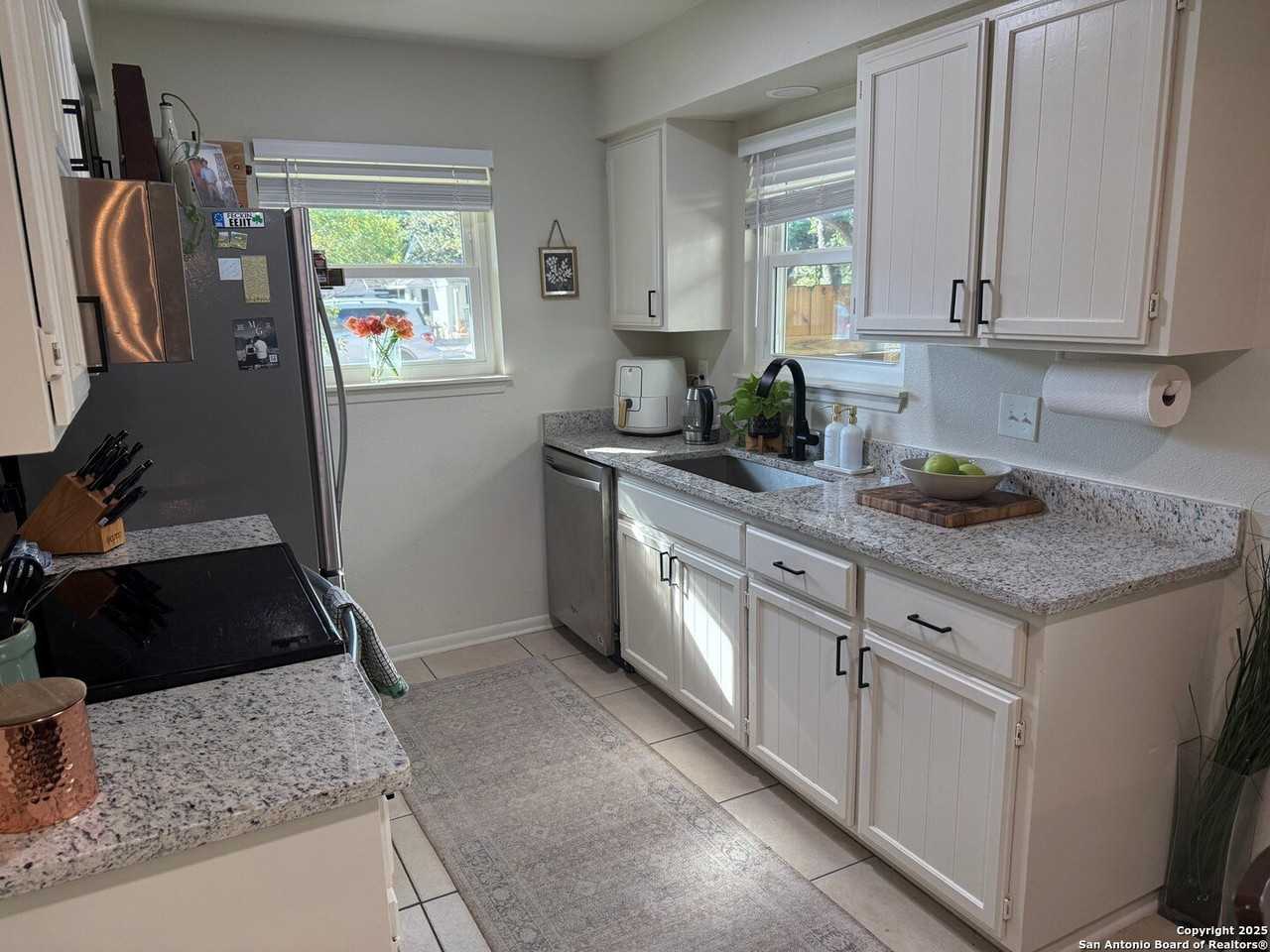 135 Oak Grove Dr - Photo 5 of 9