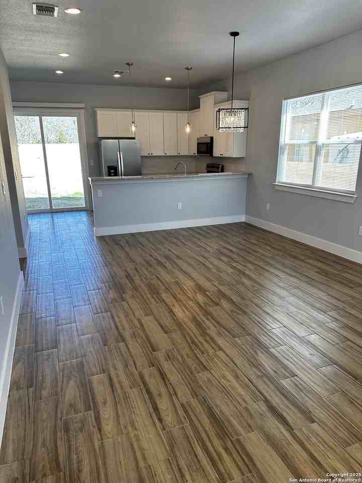 327 Ebner St Unit B #B - Photo 5 of 18