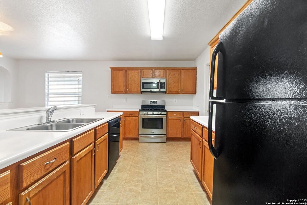 3835 Mistflower Dr - Photo 4 of 18