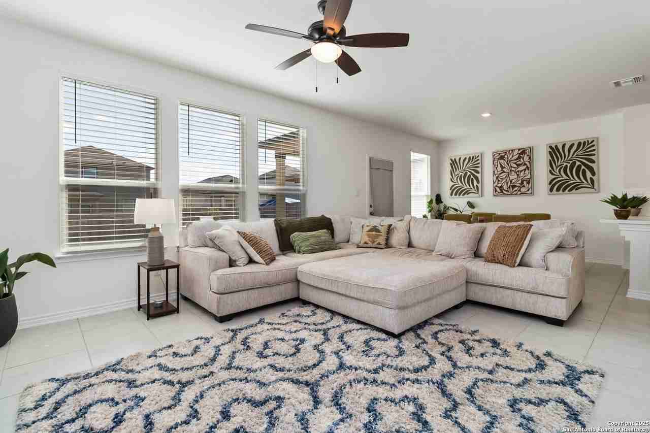 11538 Hocus Pocus - Photo 2 of 28