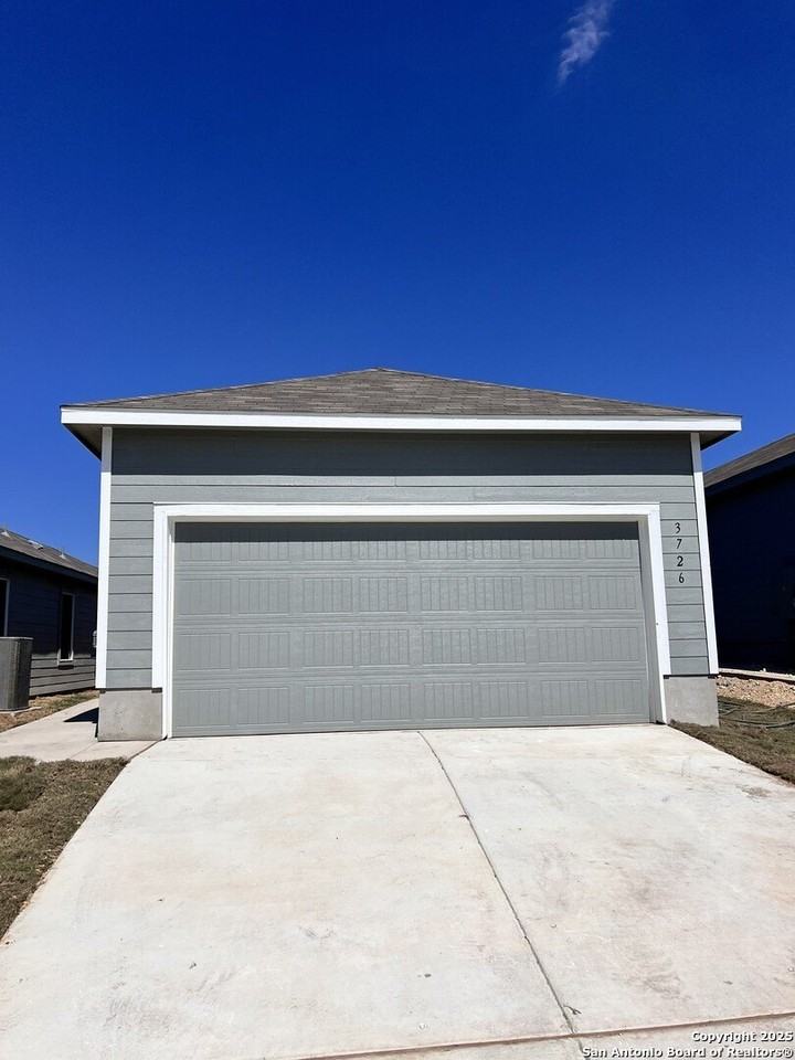 3726 Glade Crk - Photo 2 of 22