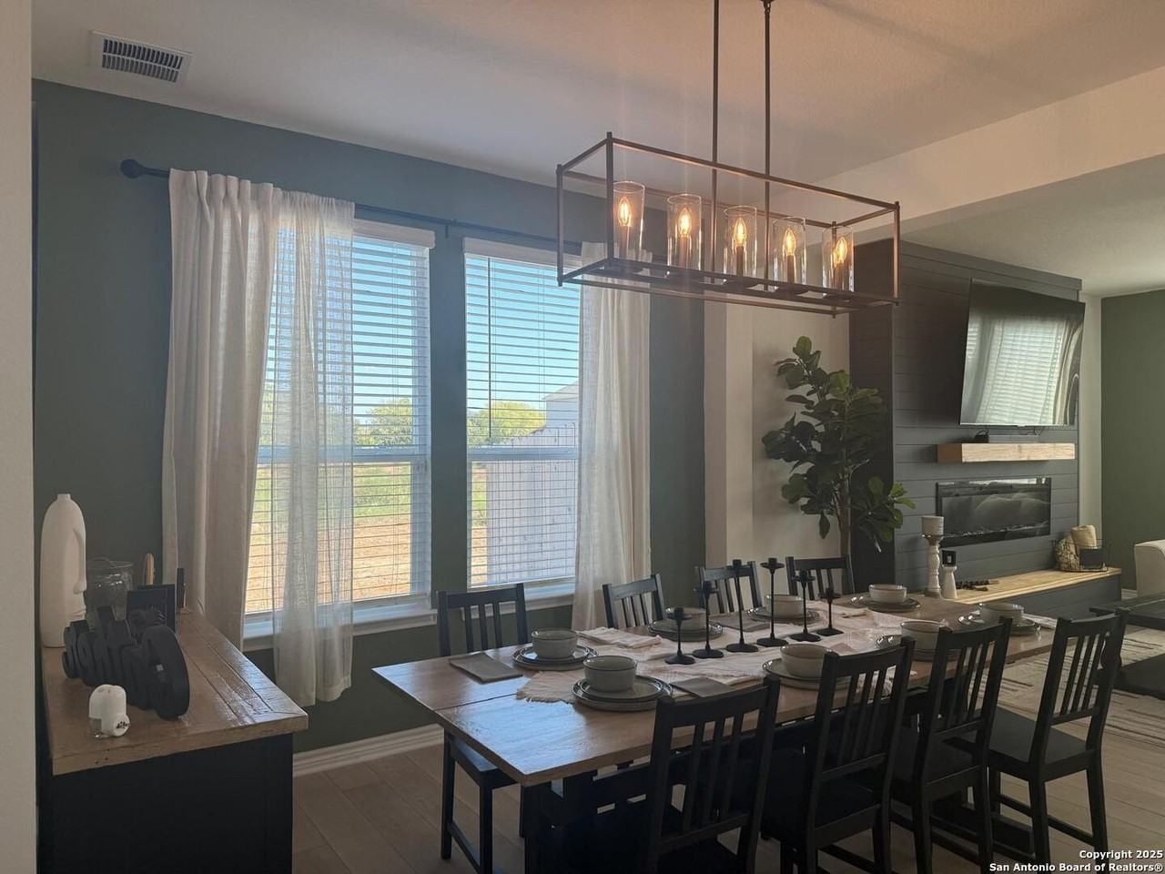 9402 Hinterlands Drive - Photo 5 of 23