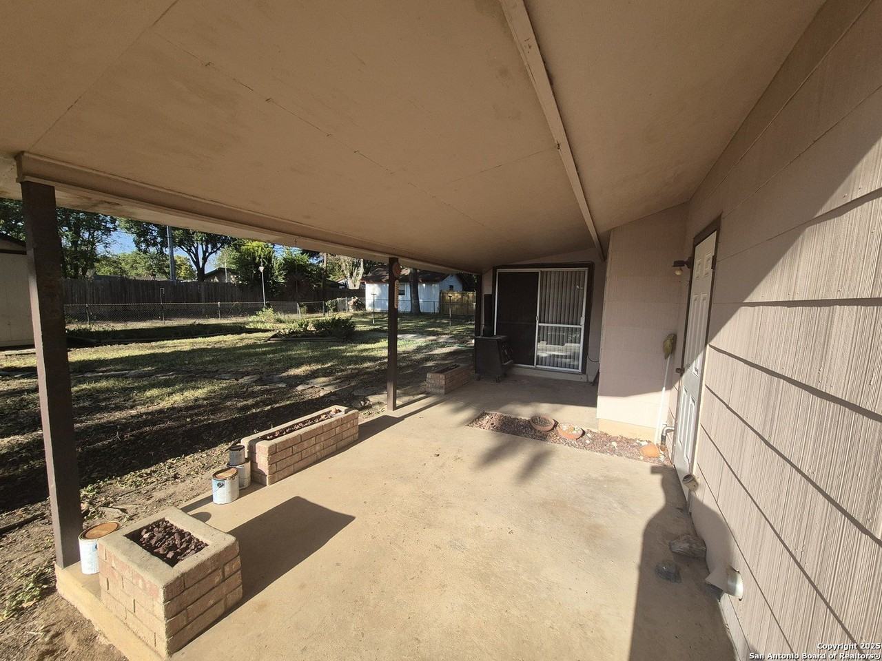 205 Maple Drive - Photo 5 of 46