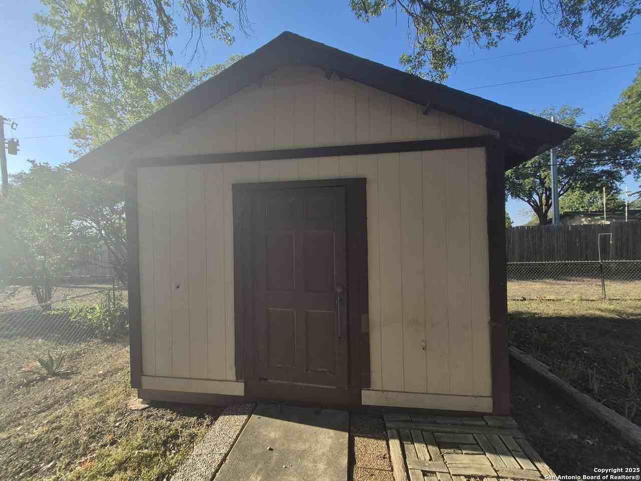 205 Maple Drive - Photo 7 of 46