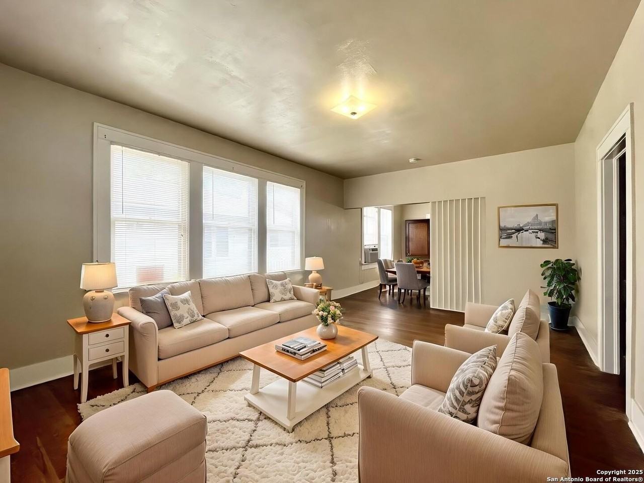 124 Gifford St - Photo 2 of 35