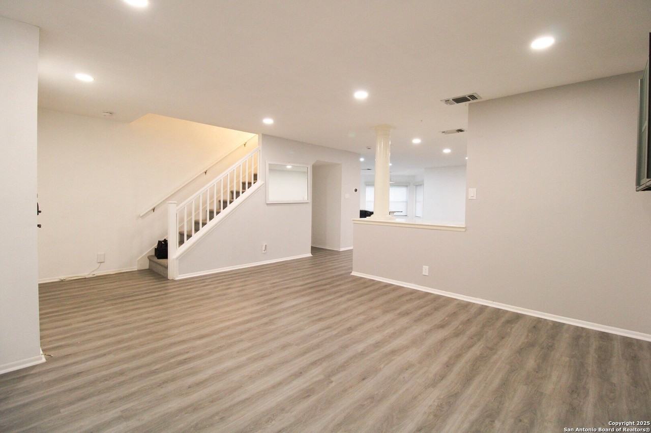 14018 N Hills Village Dr - Photo 3 of 48