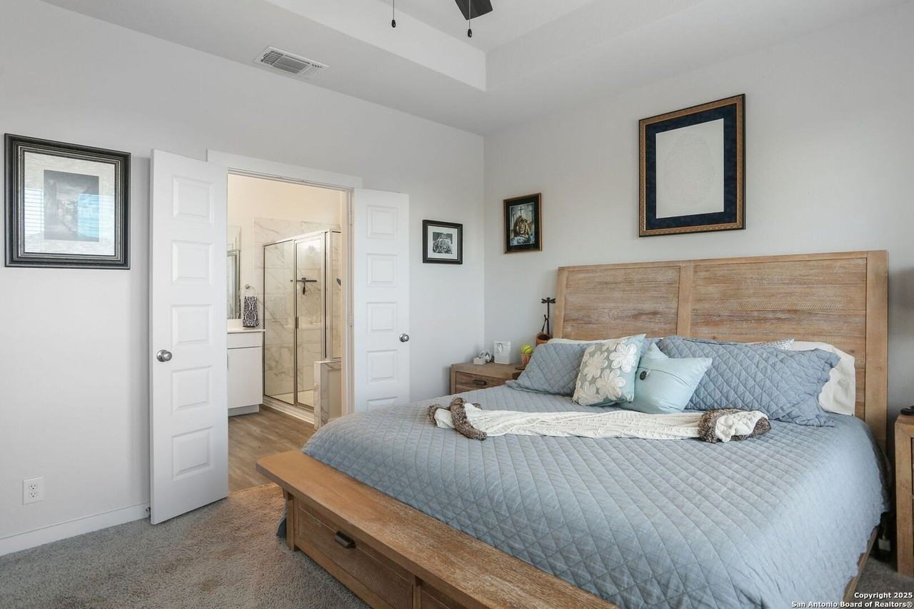 904 Brook Ave - Photo 7 of 20