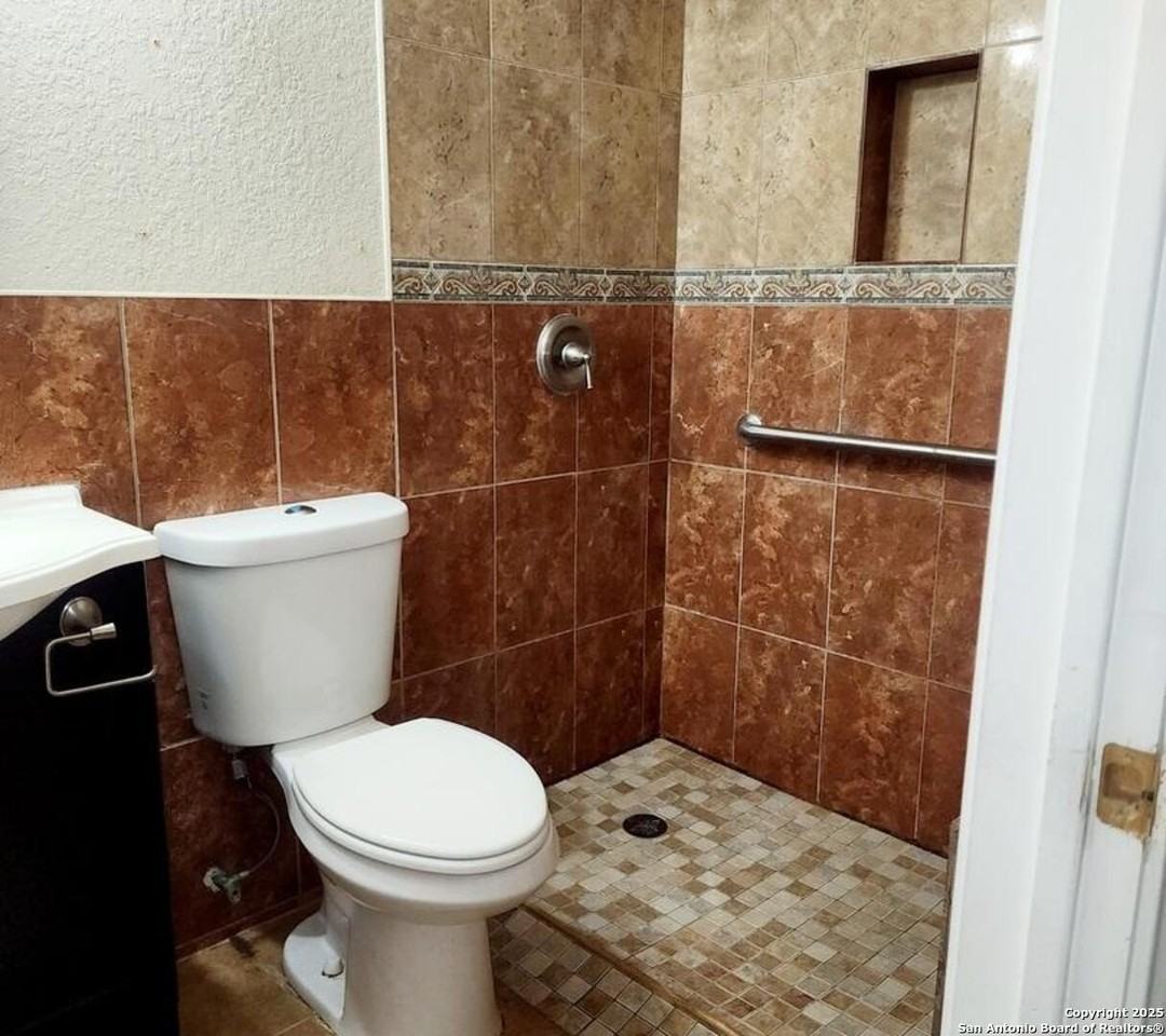 3826 Miho - Photo 3 of 4